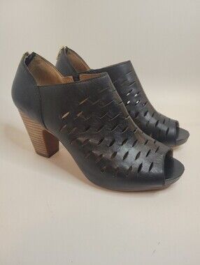 Clarks Artisan Okena Sass Black Leather Laser Cut Bootie.
